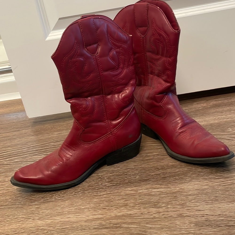 Wellington Red Cowboy boots